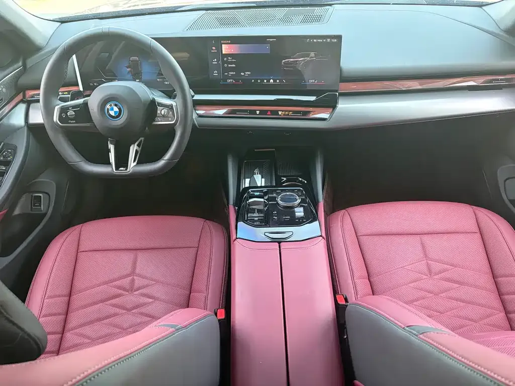 BMW i5 — фото 10