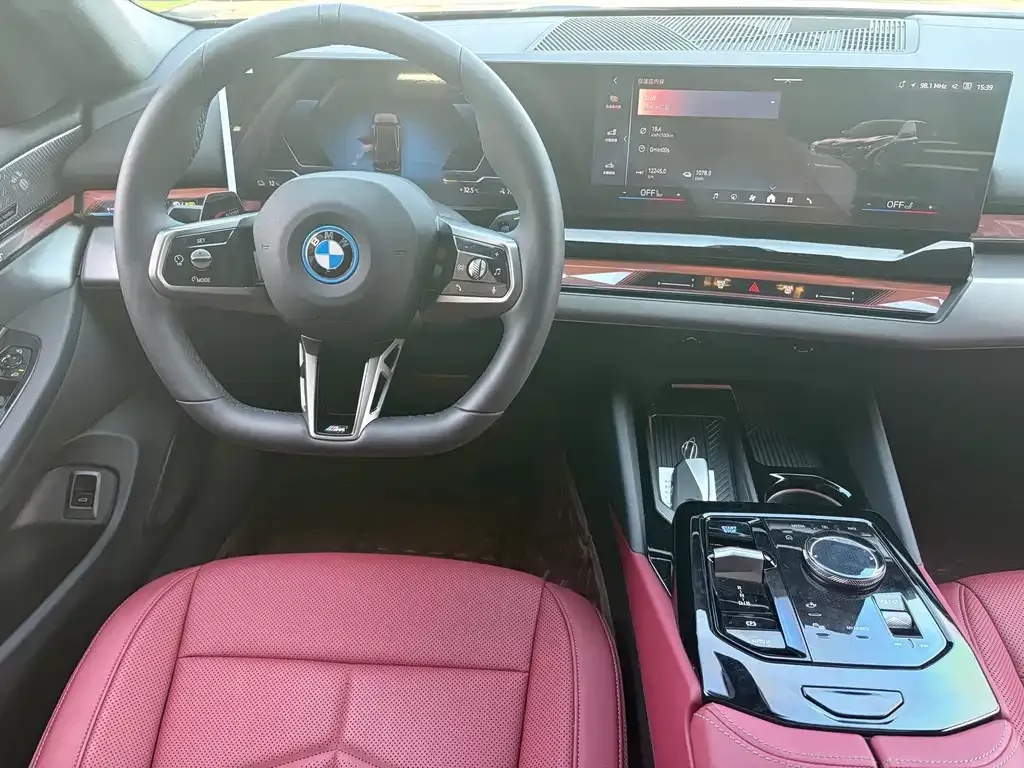 BMW i5 — фото 9