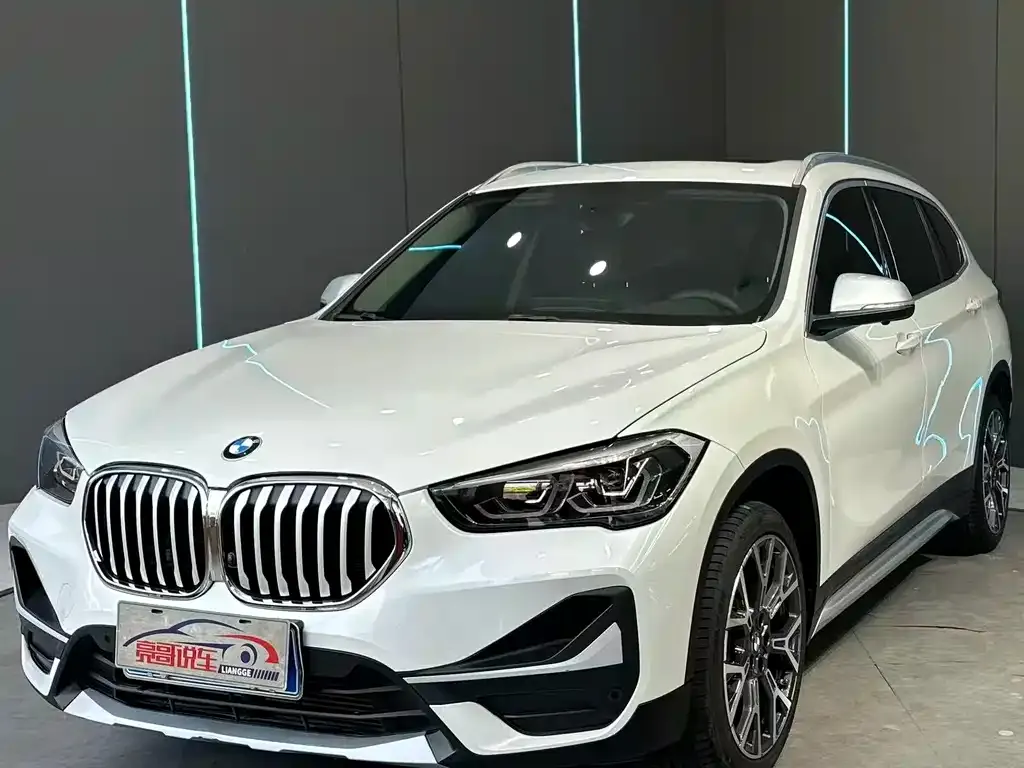 BMW X1 — фото 1