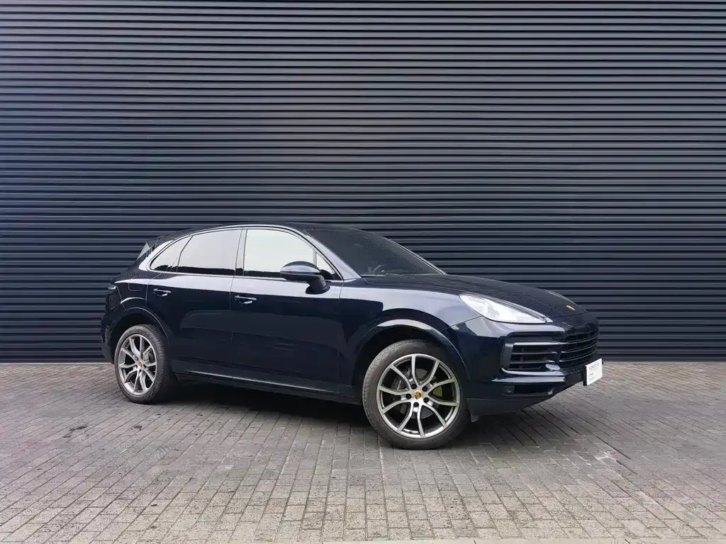 Porsche Cayenne — фото 1