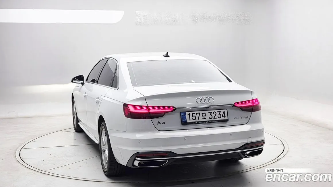 Audi A4 — фото 7