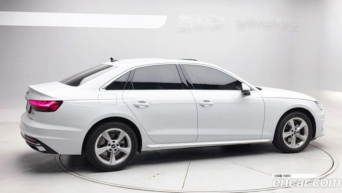 Audi A4 — фото 3