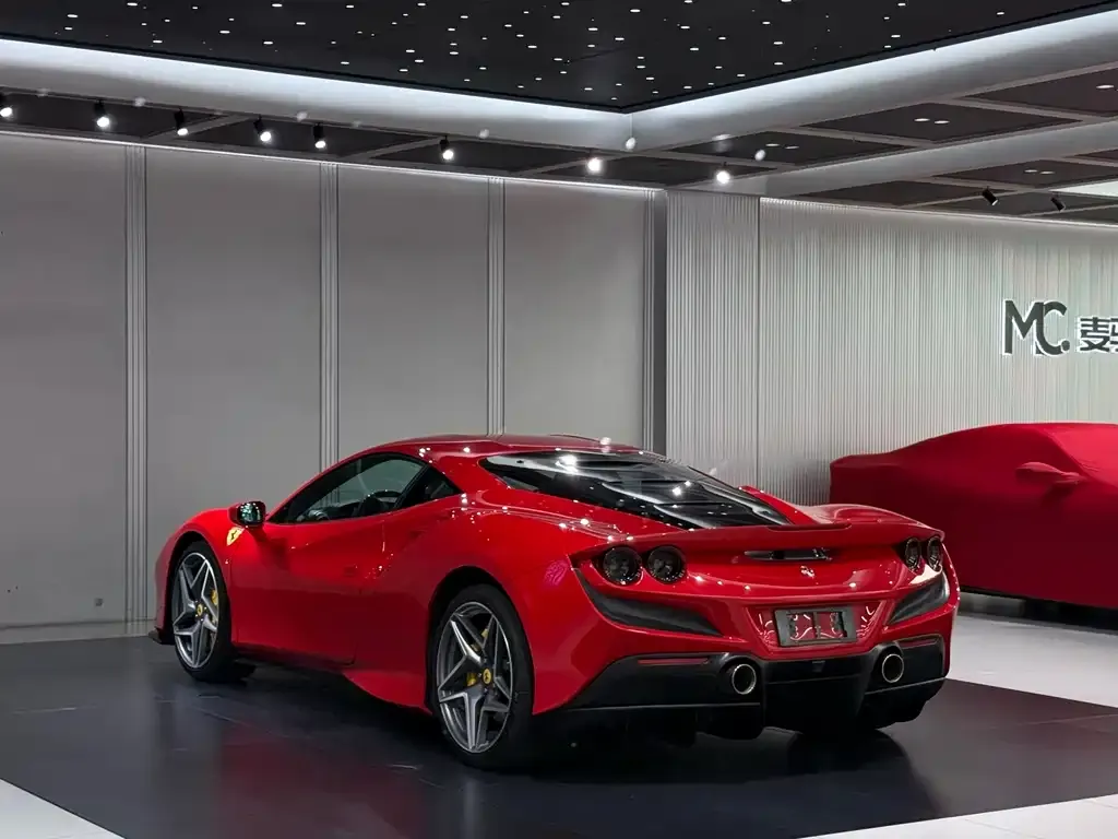 Ferrari F8 — фото 6