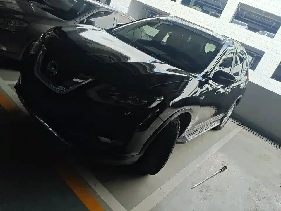 Nissan X-Trail — фото 1
