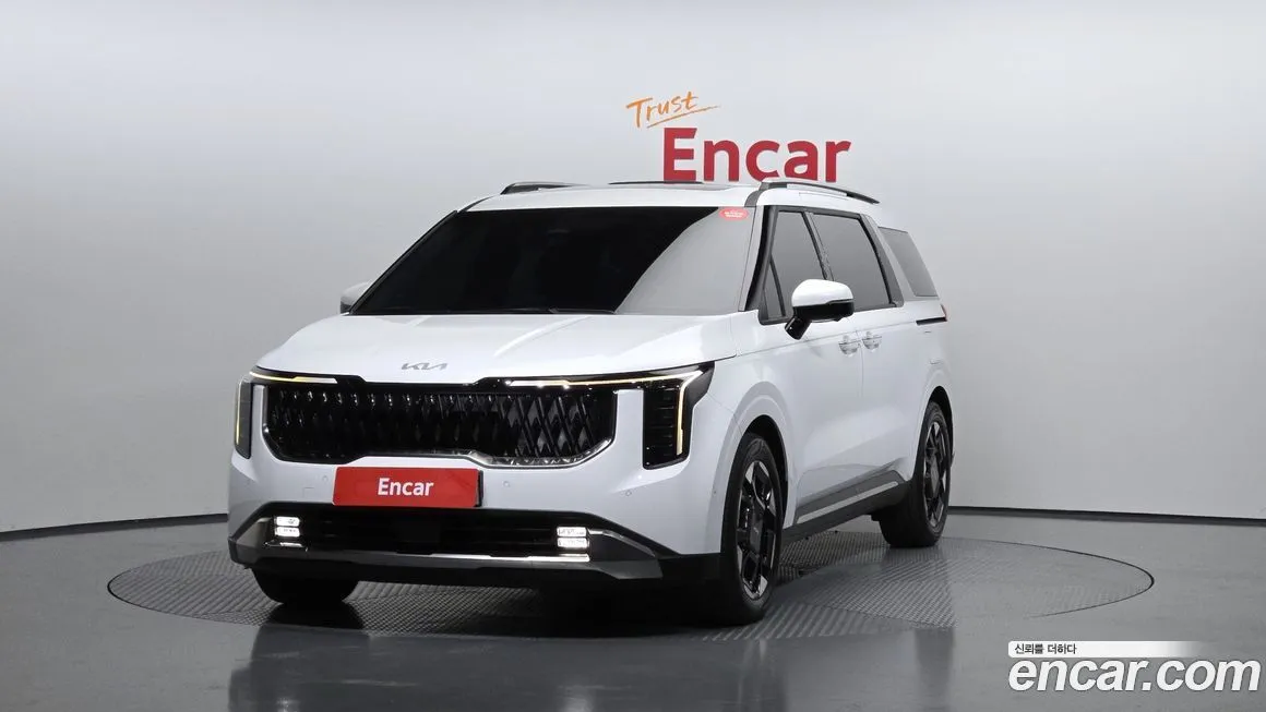Kia Carnival — фото 1