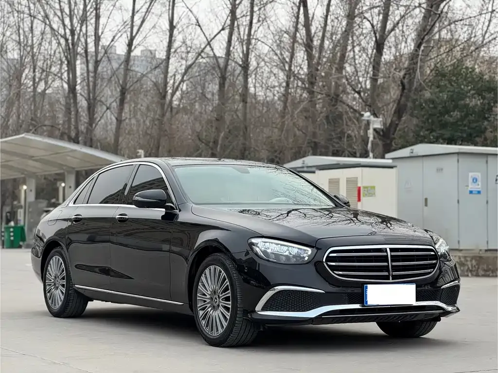 Mercedes-Benz E-Class — фото 10