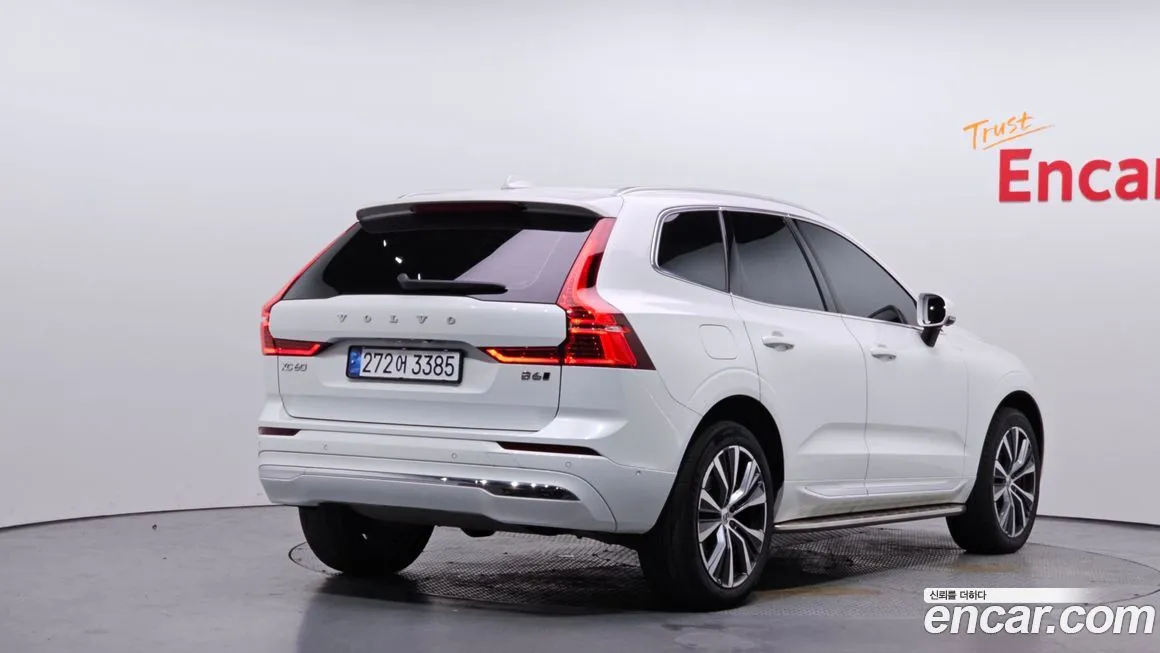 Volvo XC60 — фото 6