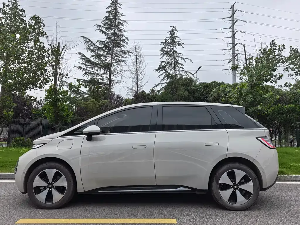 Baojun Yunduo — фото 3