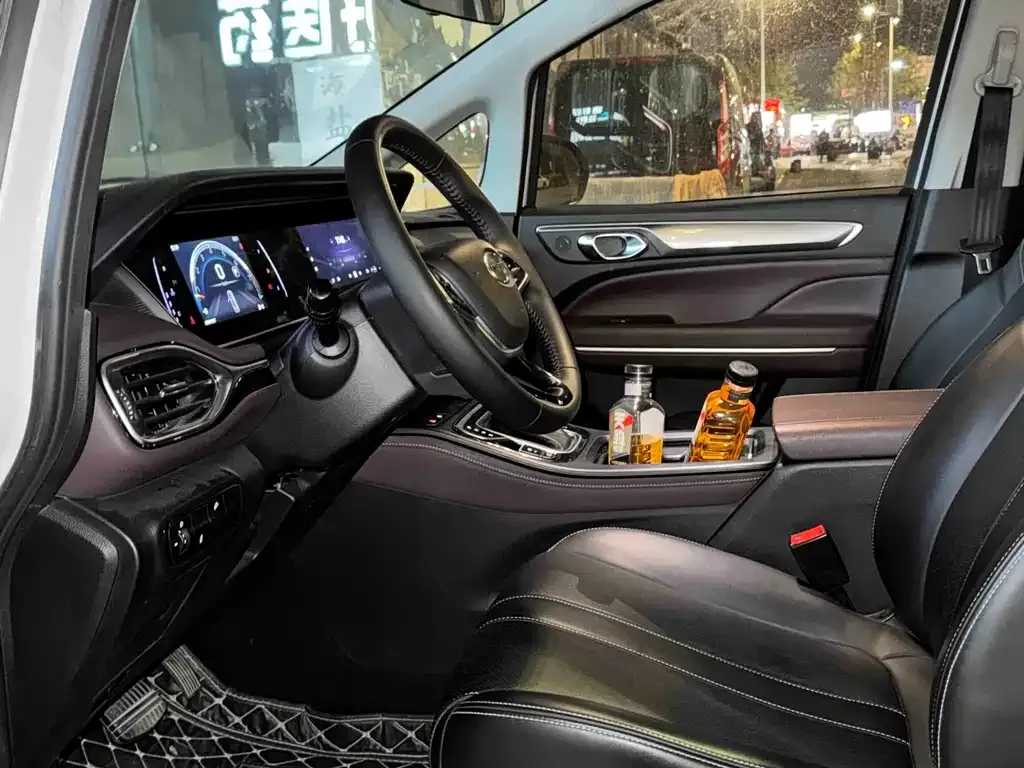 GAC Motor Trumpchi M6 — фото 2