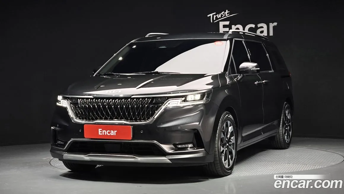 Kia Carnival — фото 1