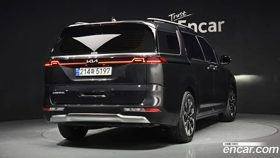 Kia Carnival — фото 5