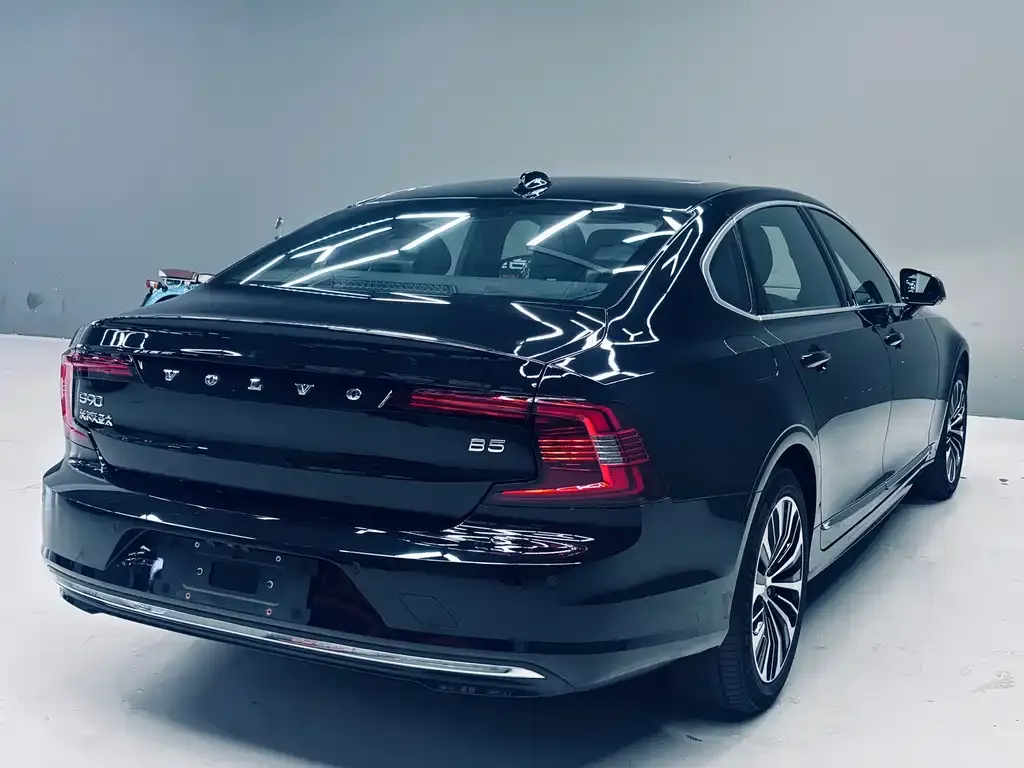Volvo S90 — фото 4