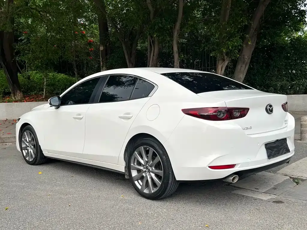 Mazda 3 Axela — фото 4