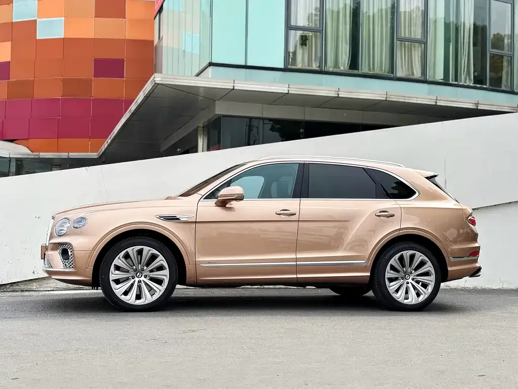 Bentley Bentayga — фото 2