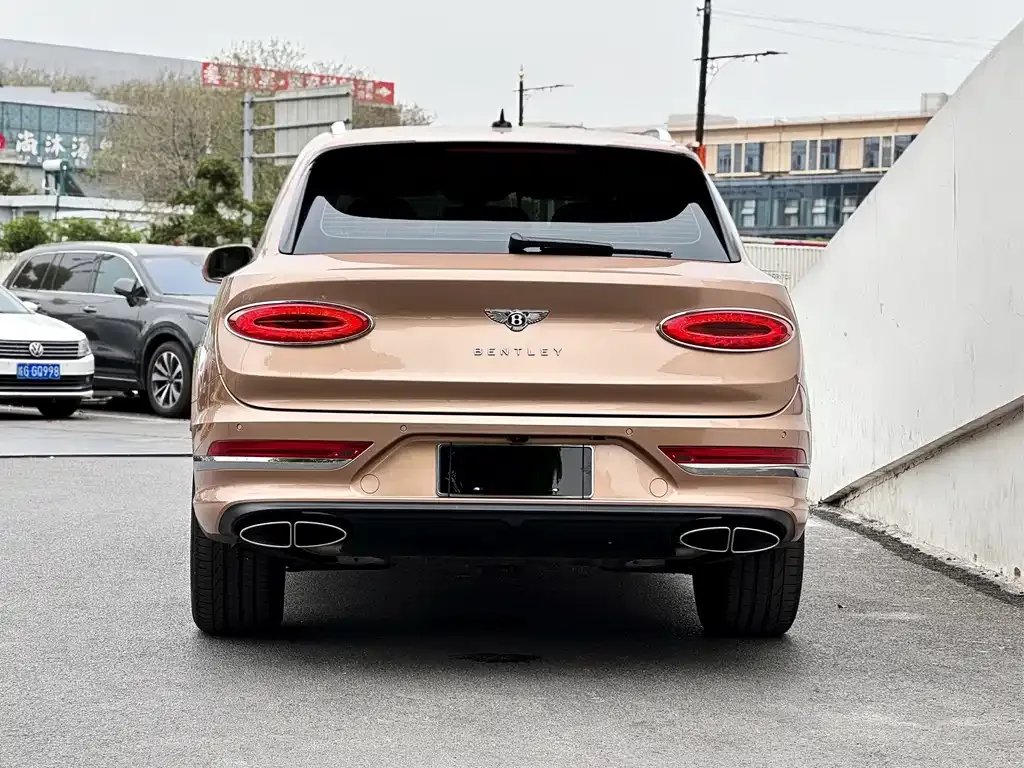Bentley Bentayga — фото 10