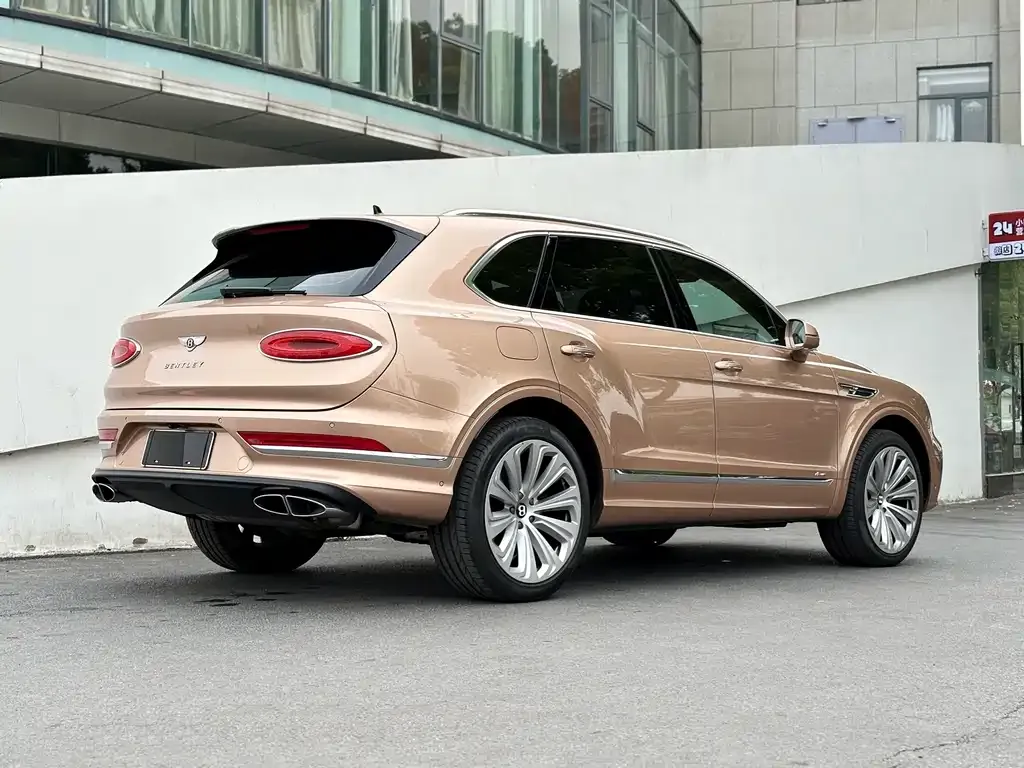 Bentley Bentayga — фото 6