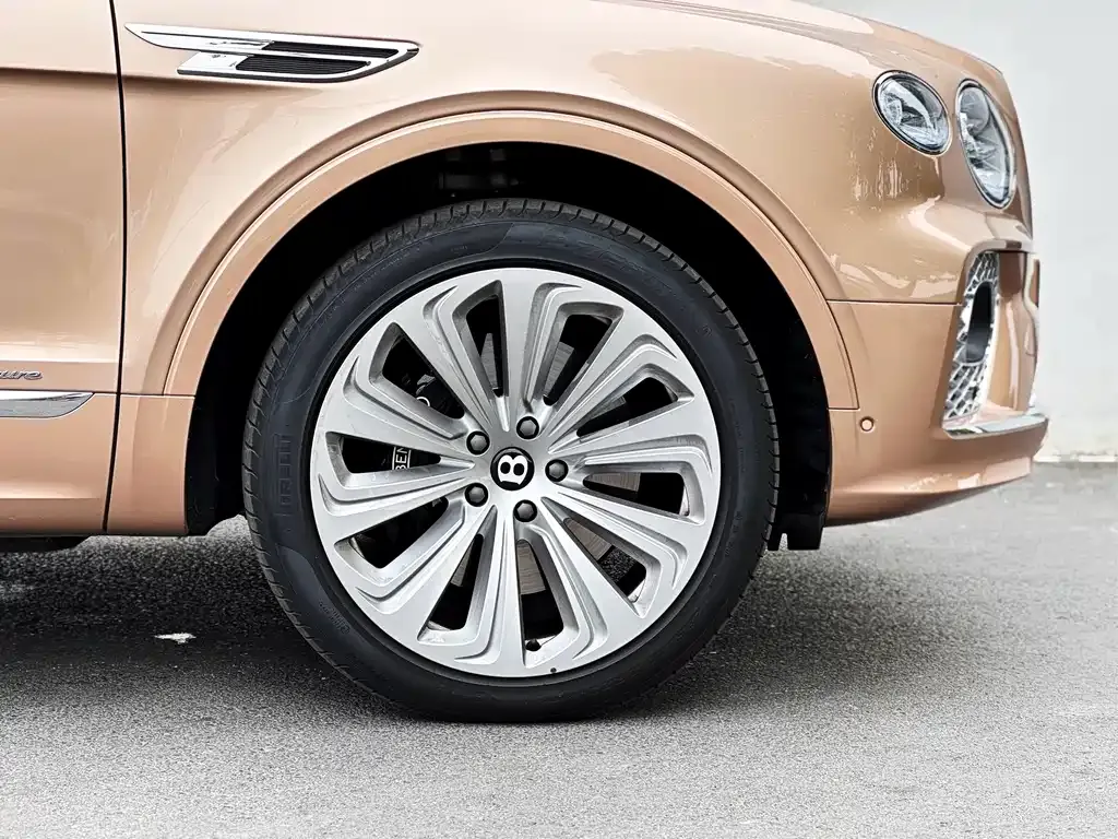 Bentley Bentayga — фото 3