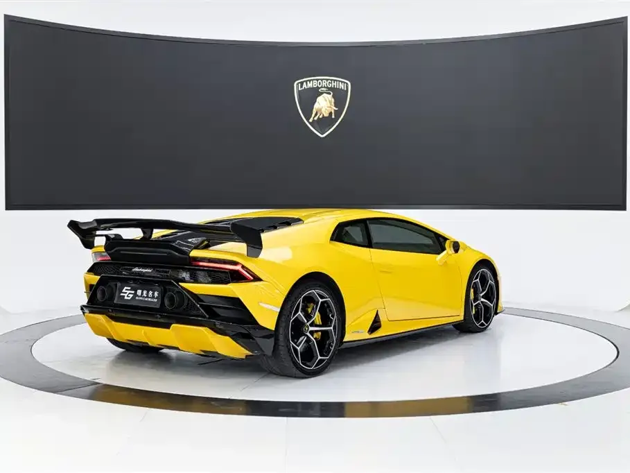 Lamborghini Huracan — фото 10