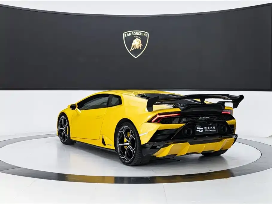 Lamborghini Huracan — фото 9