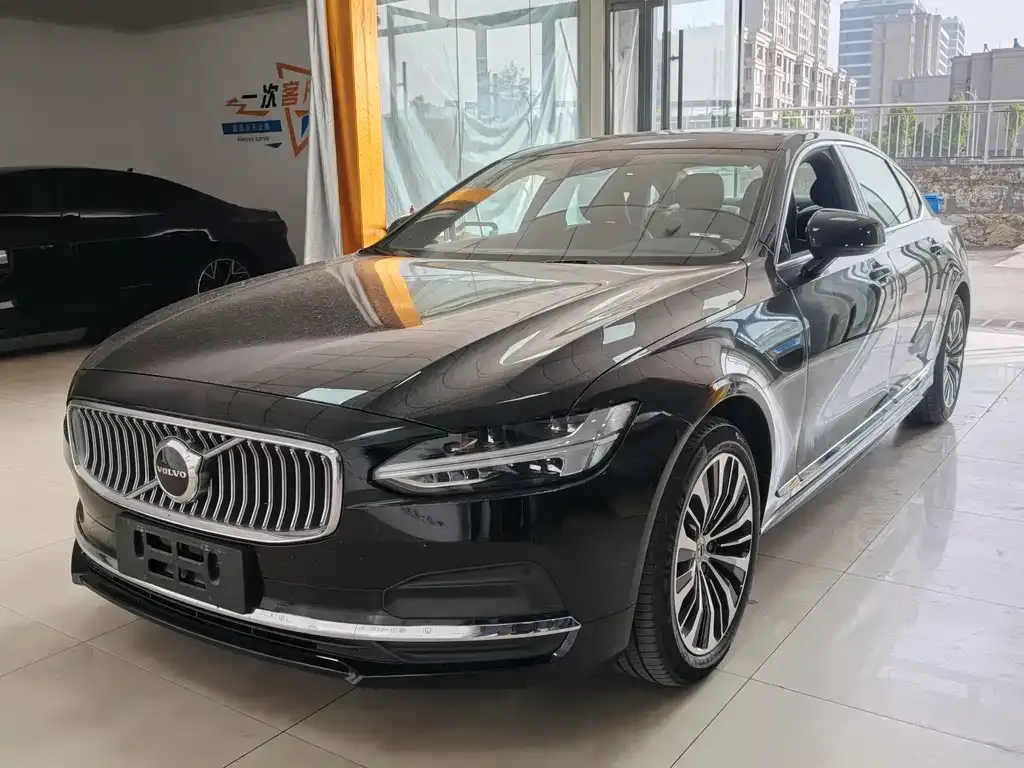 Volvo S90 — фото 1