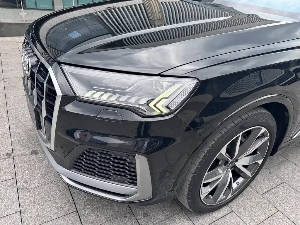 Audi Q7 — фото 6