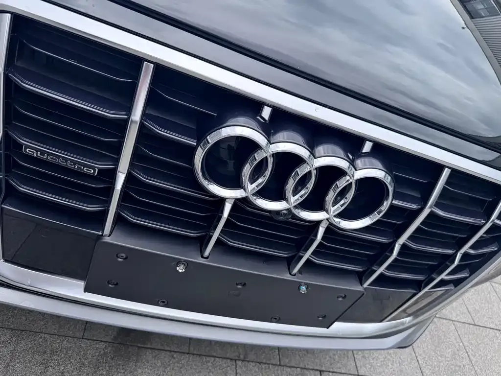 Audi Q7 — фото 7