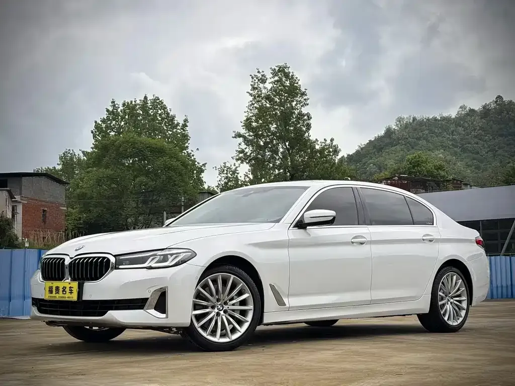 BMW 5 Series — фото 1