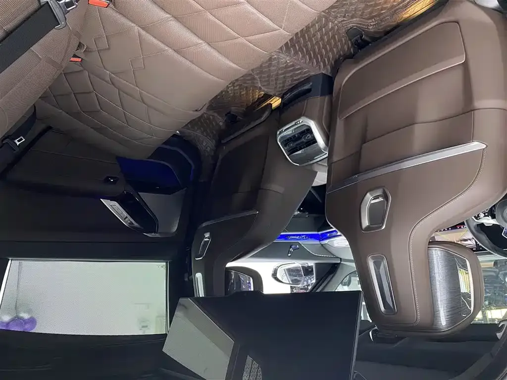 BMW 7 Series — фото 10