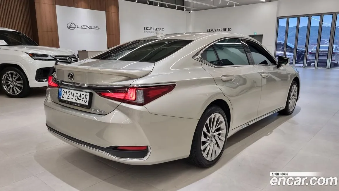 Lexus ES — фото 9