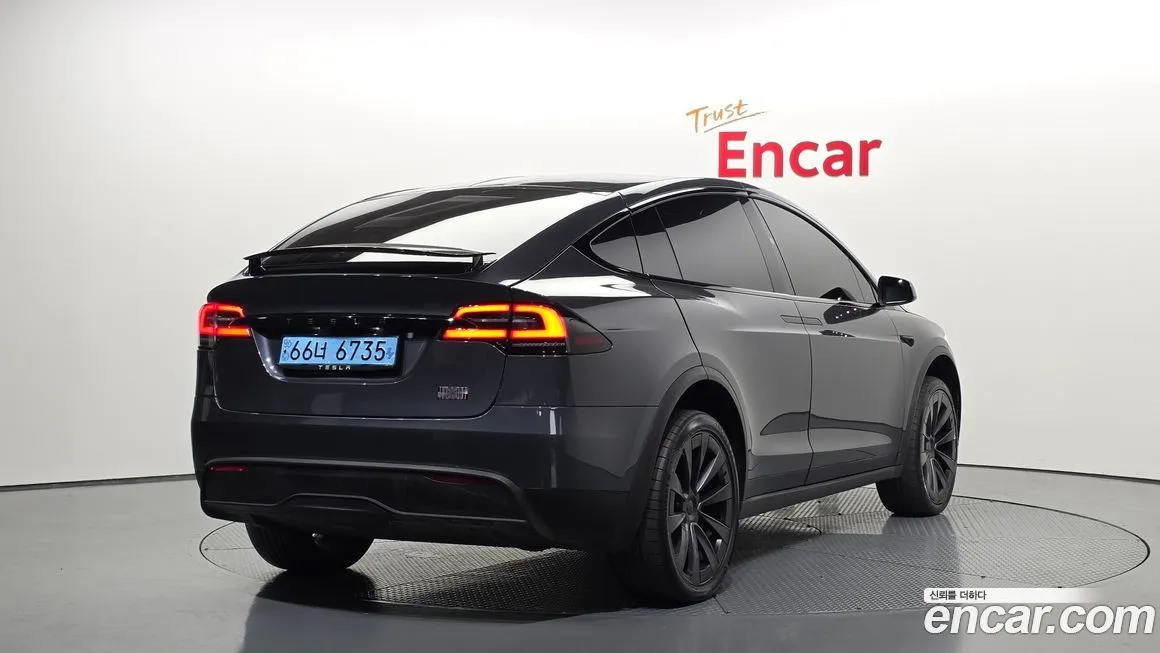 Tesla Model X — фото 2