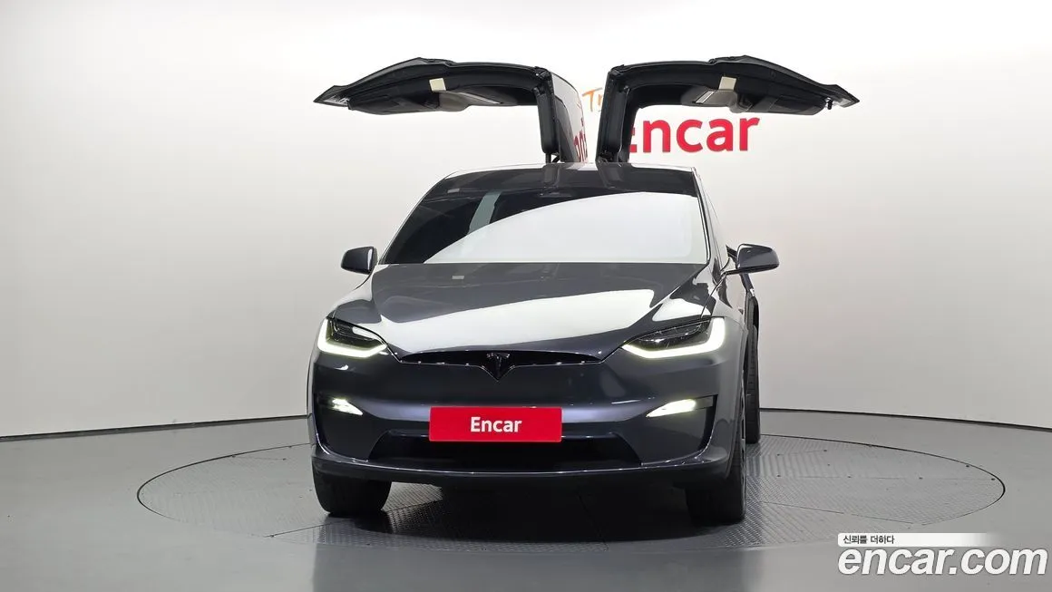 Tesla Model X — фото 4