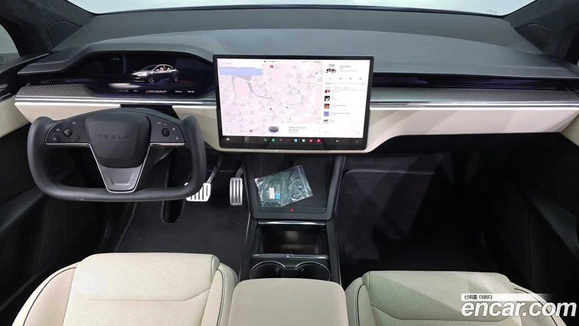 Tesla Model X — фото 10
