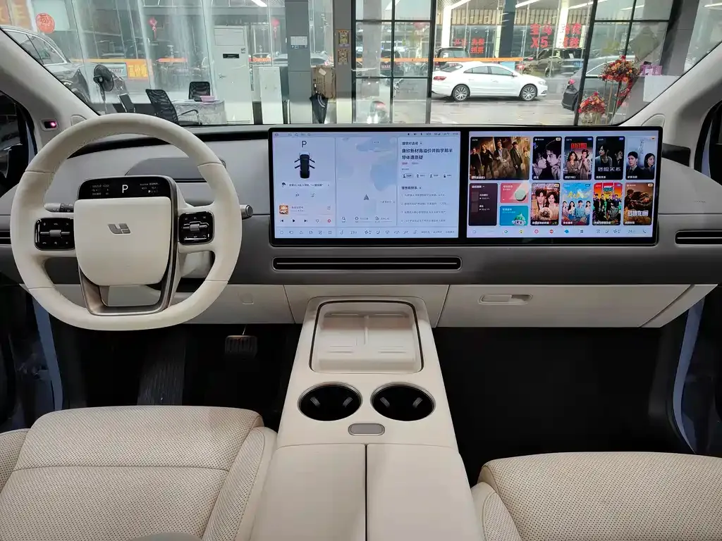 Li Auto i8 — фото 6