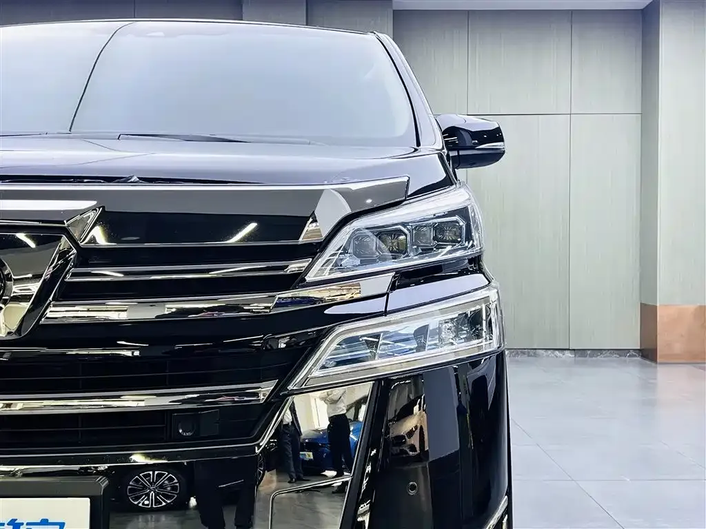 Toyota Vellfire — фото 7