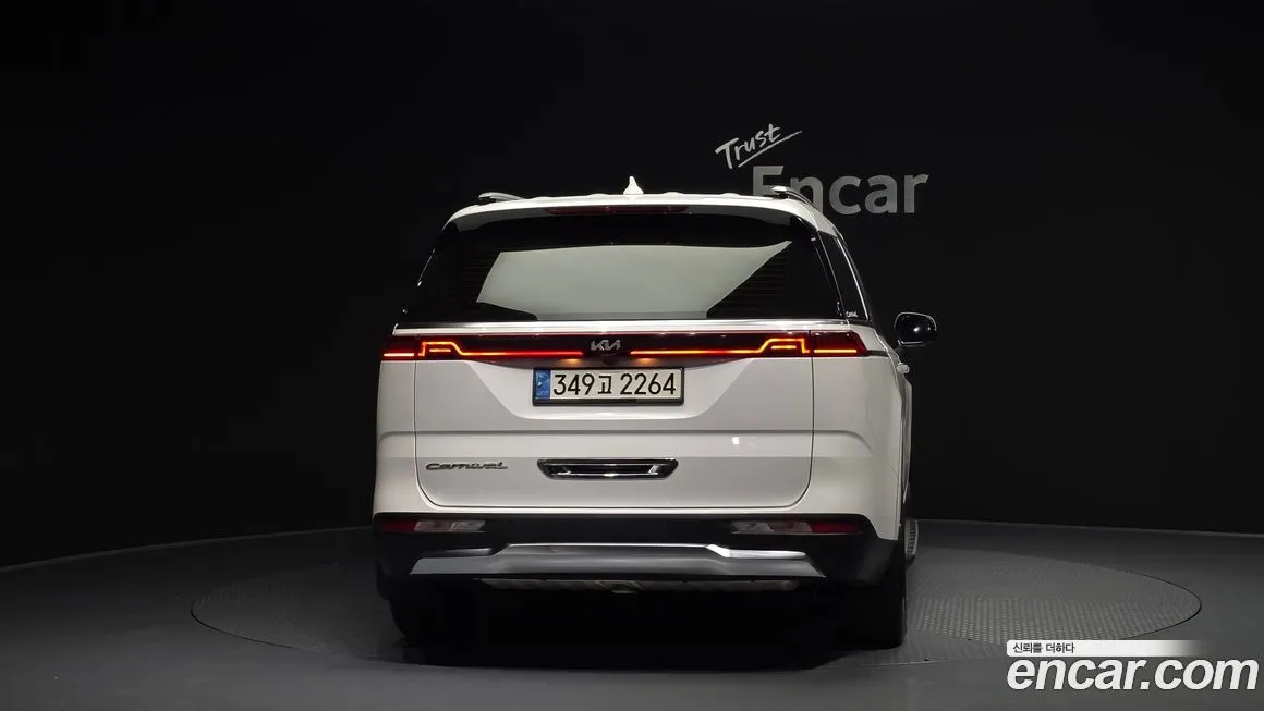 Kia Carnival — фото 3