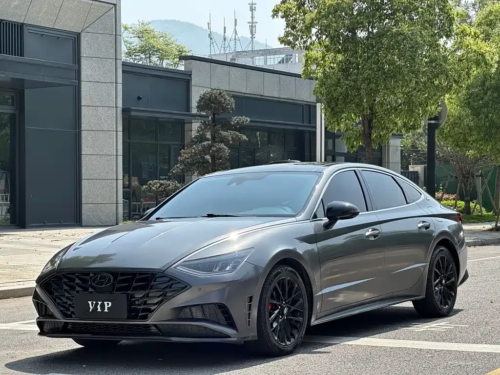 Hyundai Sonata — фото 1