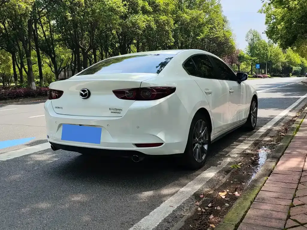 Mazda 3 Axela — фото 9