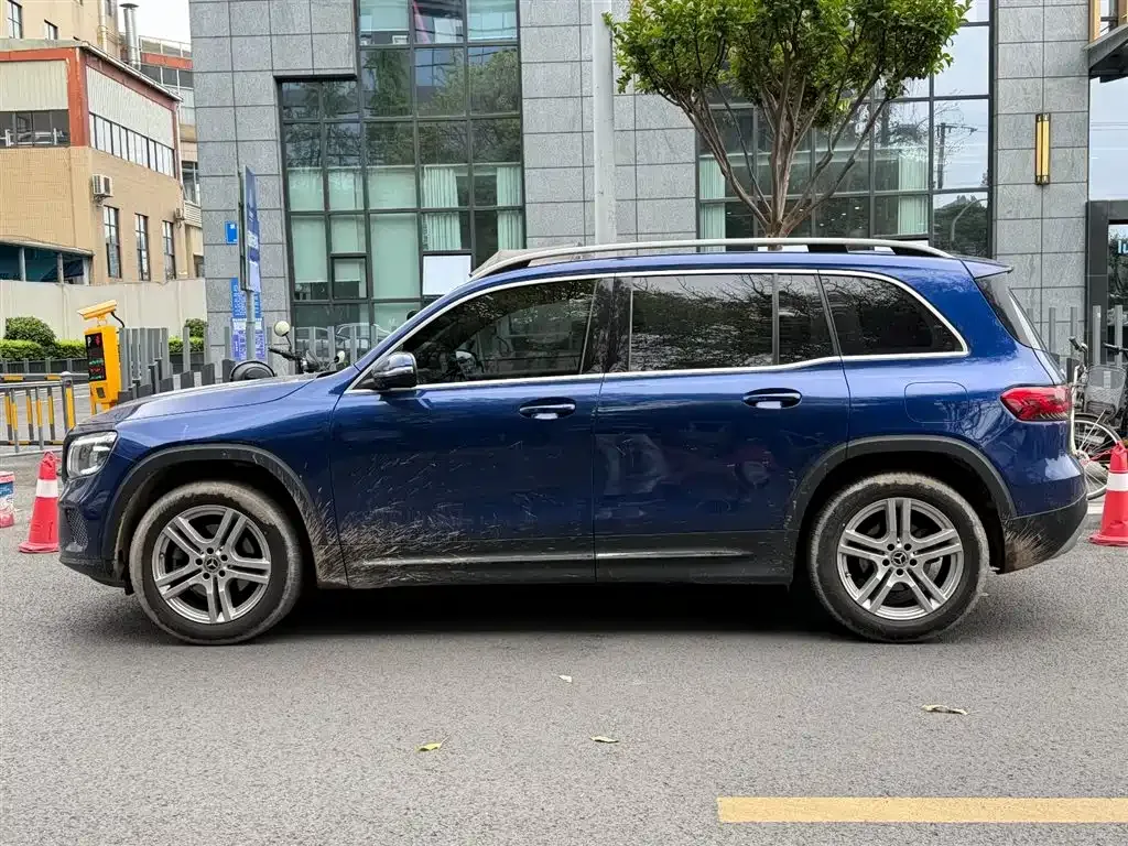 Mercedes-Benz GLB — фото 10