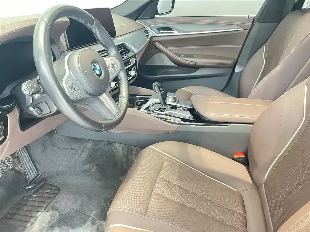 BMW 5 Series — фото 10