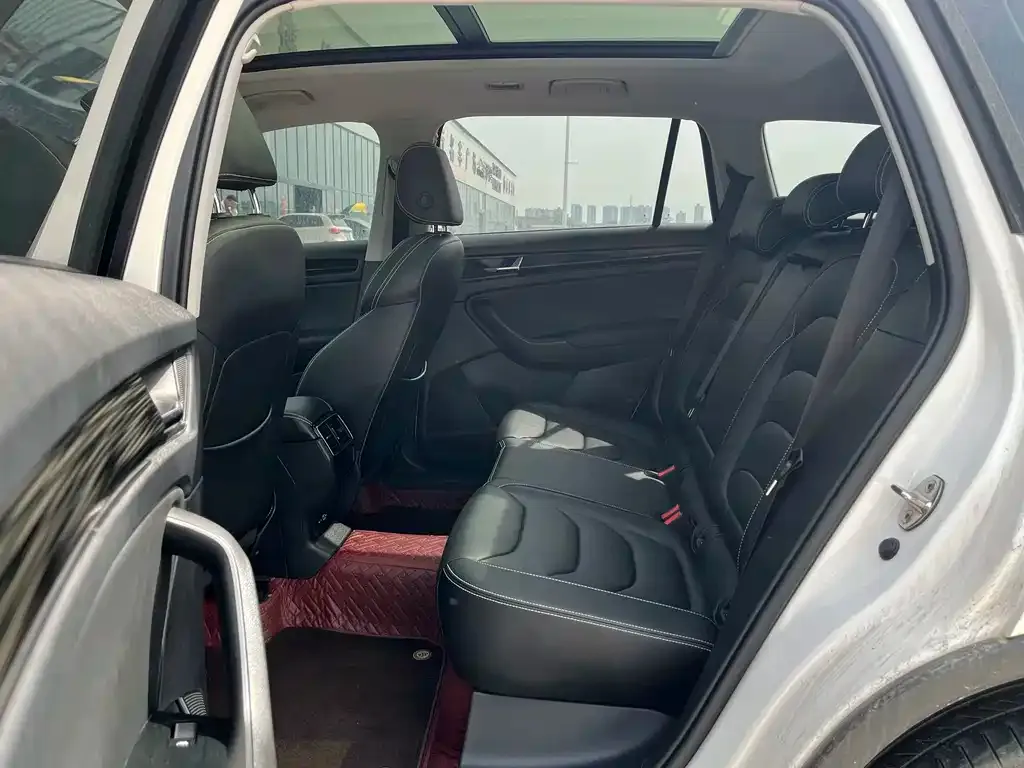 Skoda Kodiaq — фото 10