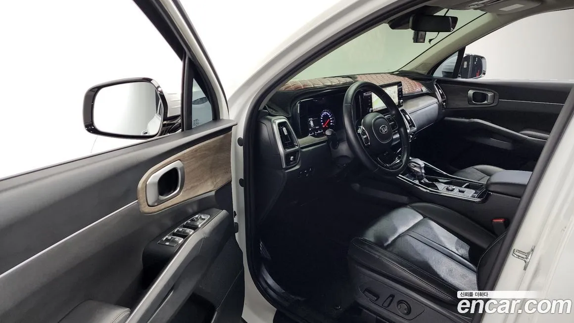 Kia Sorento — фото 8