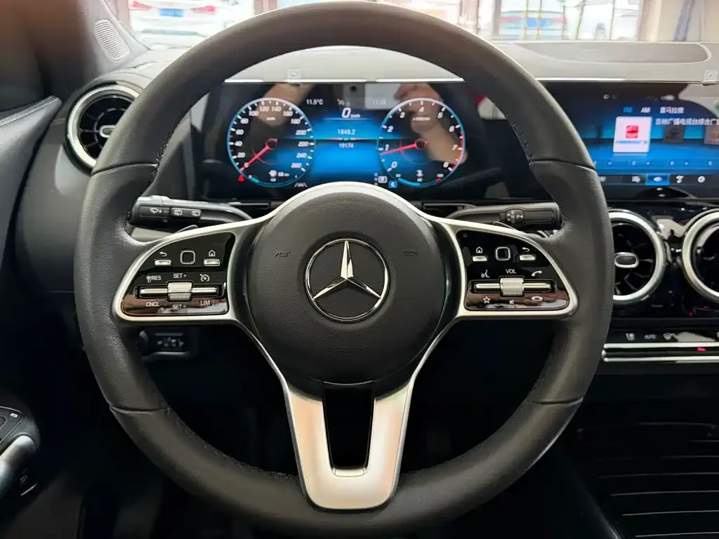 Mercedes-Benz GLA — фото 9
