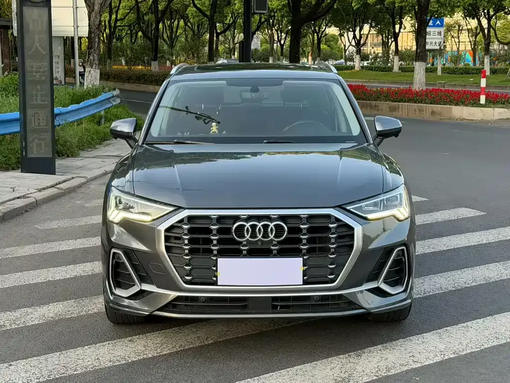 Audi Q3 — фото 4