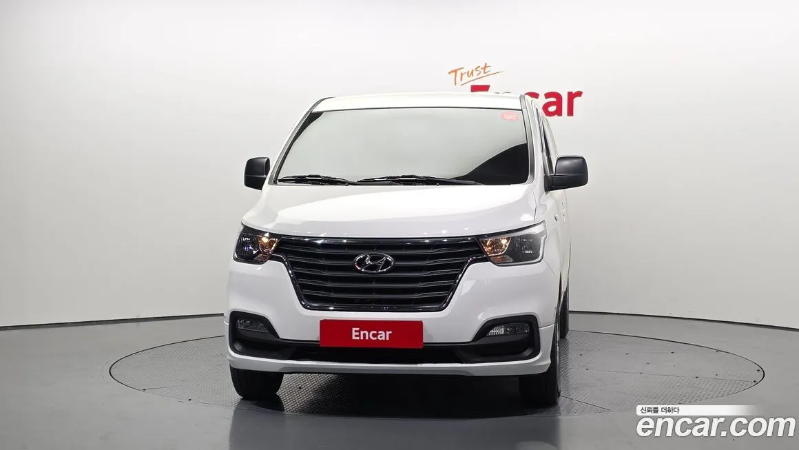 Hyundai Starex — фото 2