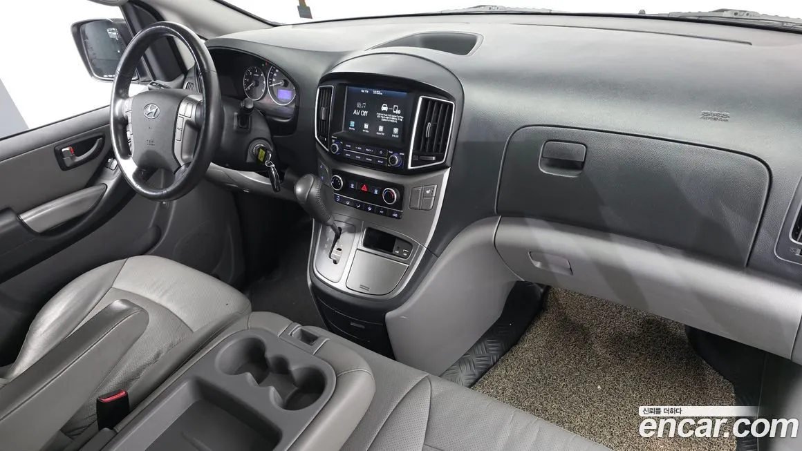 Hyundai Starex — фото 10