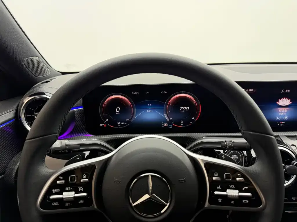 Mercedes-Benz A-Class — фото 6