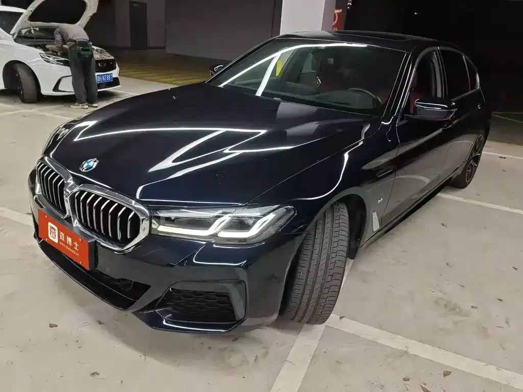 BMW 5 Series — фото 1
