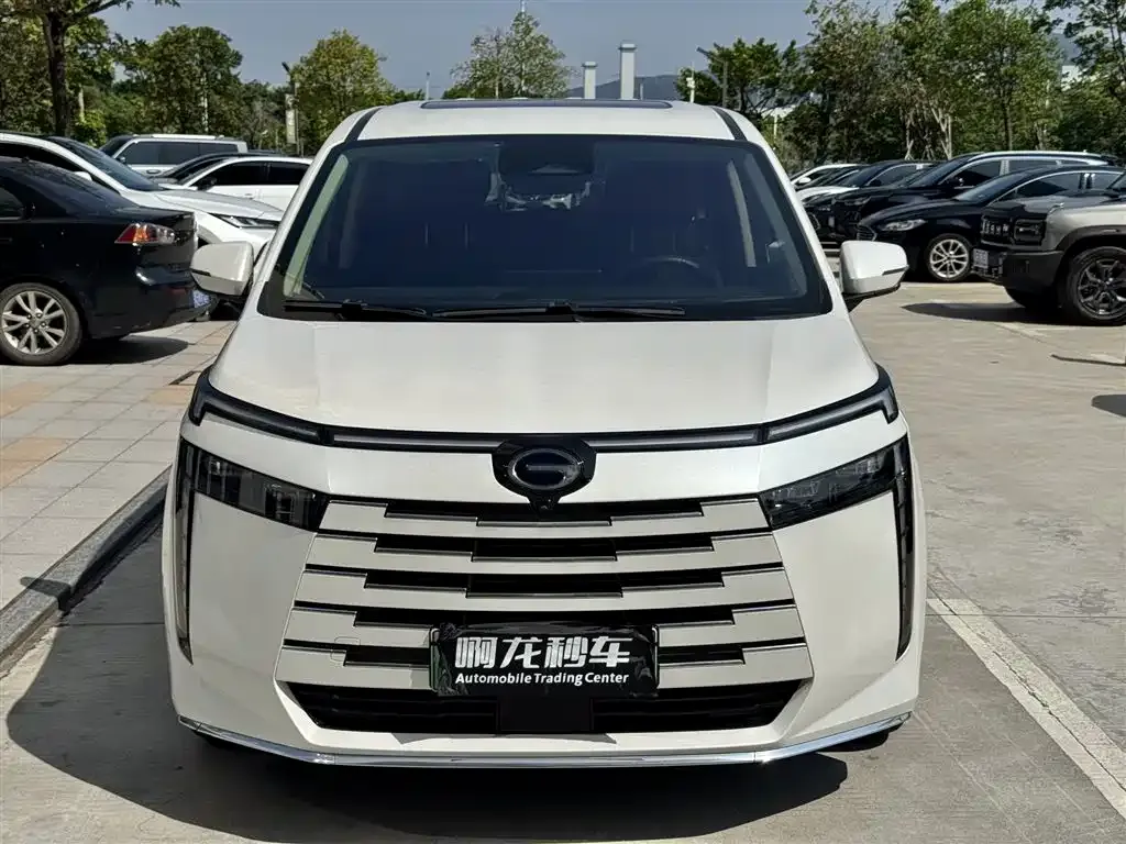 GAC Motor E8 Hybrid — фото 2