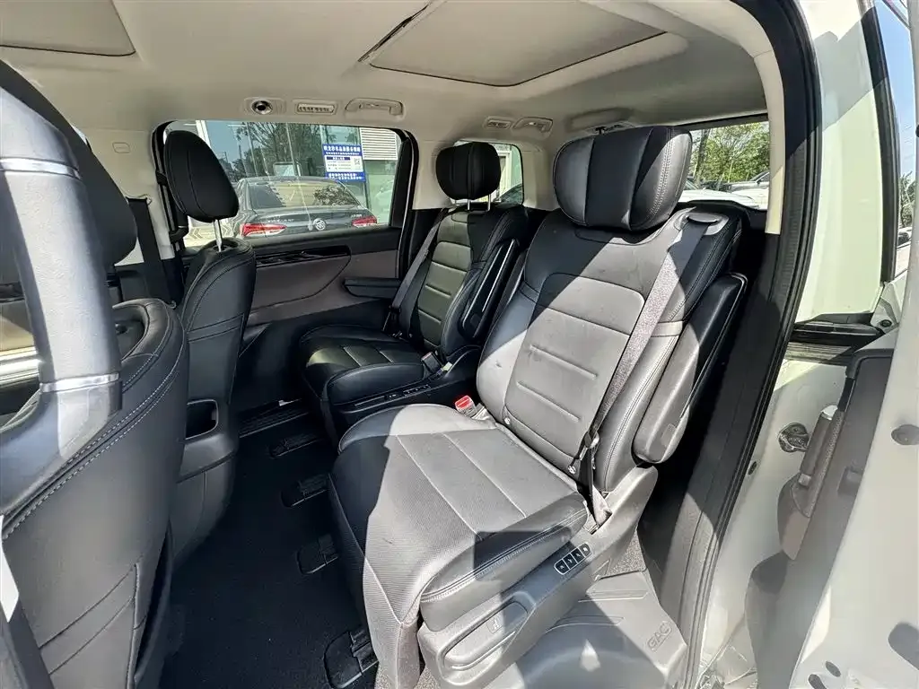 GAC Motor E8 Hybrid — фото 9