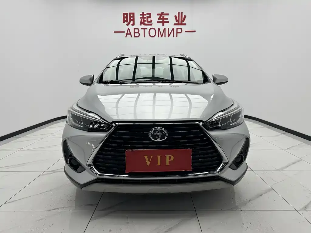 Toyota Yaris L — фото 4
